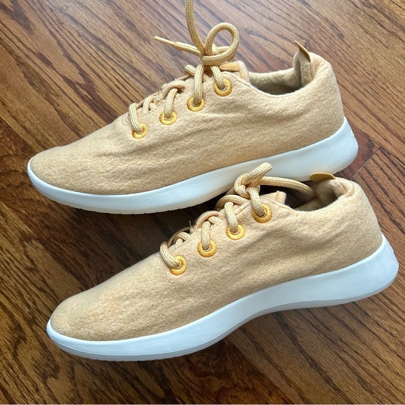 Women’s Allbirds Sneakers - Picture 13 of 16